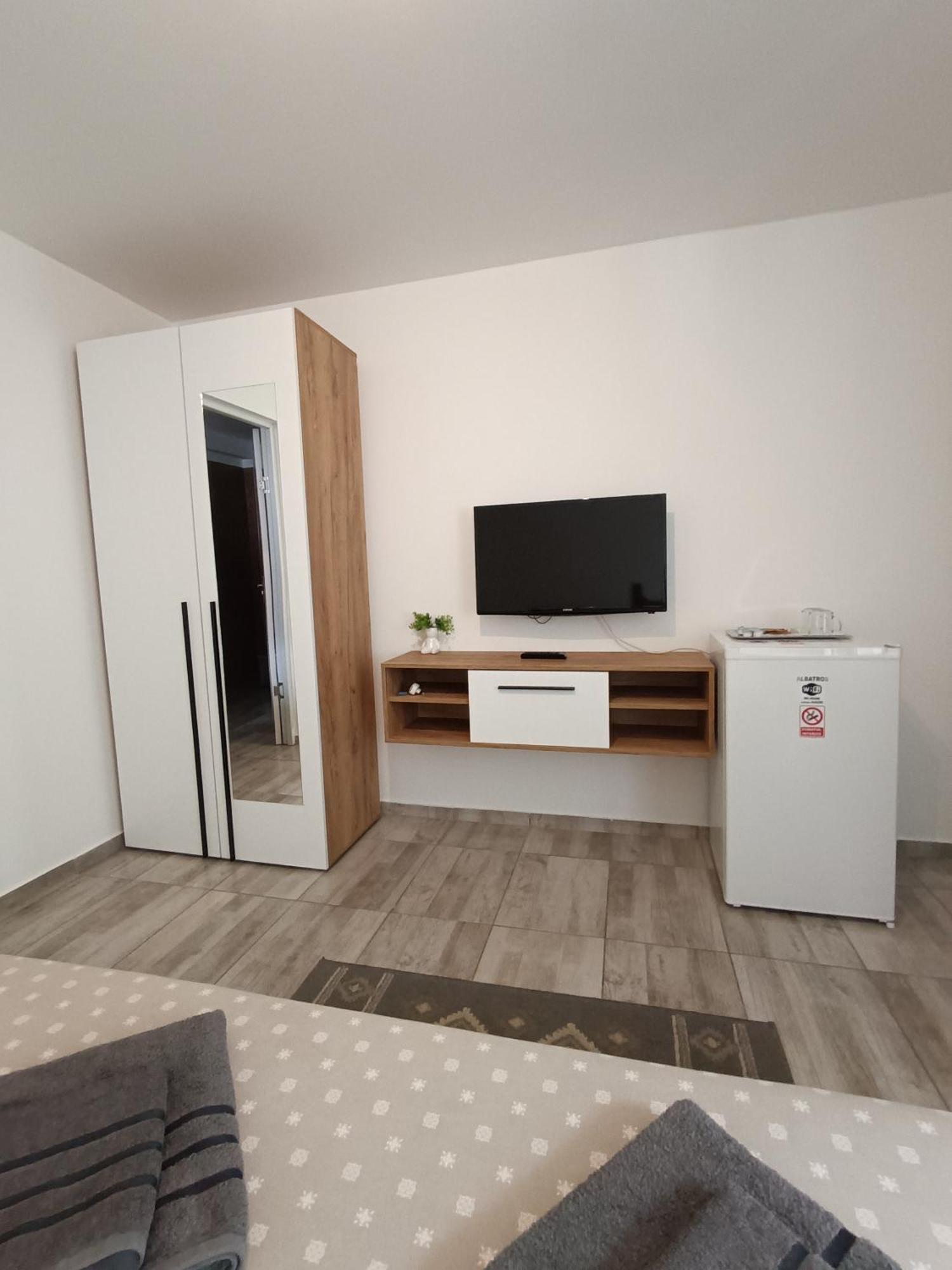 Rio Rooms Бэиле-Еркулане Экстерьер фото