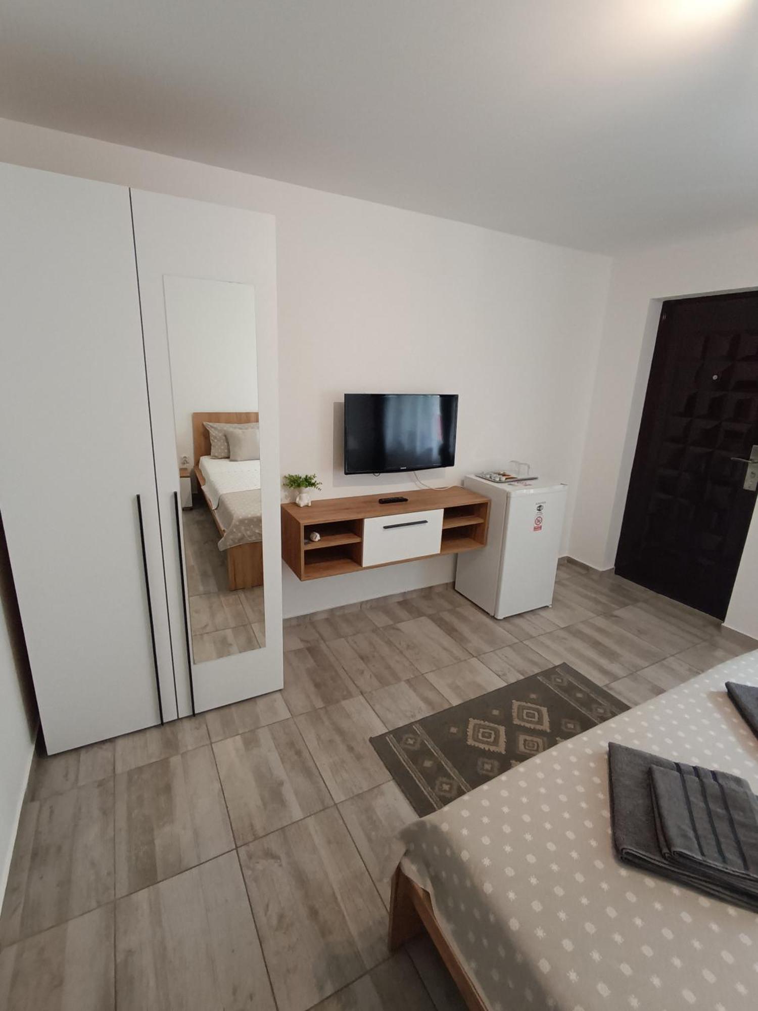 Rio Rooms Бэиле-Еркулане Экстерьер фото